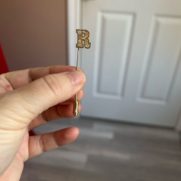 4/$50 monogram Gold Initial 'R' Stick Pin 📌 - Picture 3 of 6